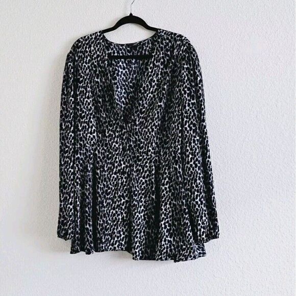 Torrid Peplum Satin Button Front Long Sleeve Top Size 3X - Picture 10 of 10